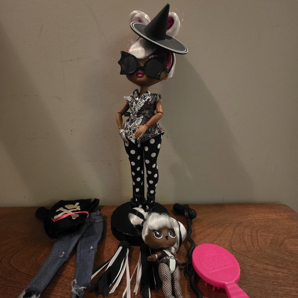 LOL OMG and LOL surprise Dolls